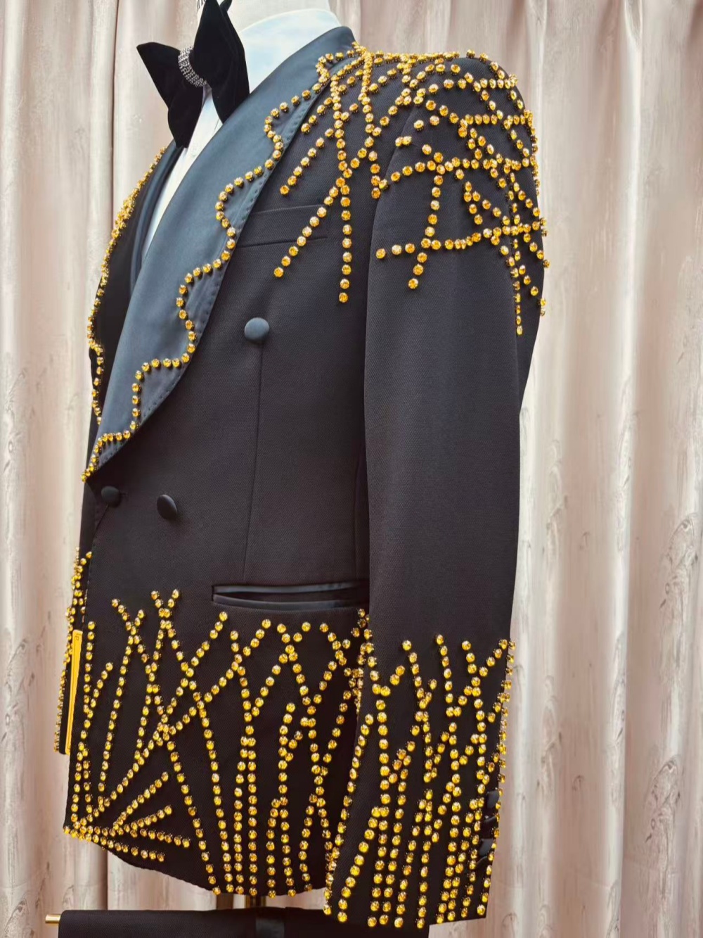 ชุดสูทผู้ชายประดับลูกปัดสุดหรู - Men Formal Wear Clothes บทวิจารณ์และราคา